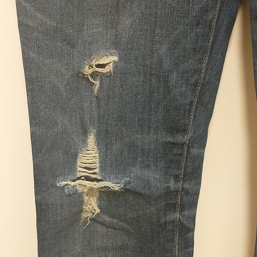 Guess Mid Rise Skinny - Picture 2 of 4